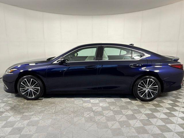 used 2025 Lexus ES 300h car, priced at $44,890
