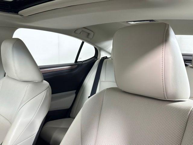 used 2025 Lexus ES 300h car, priced at $44,890