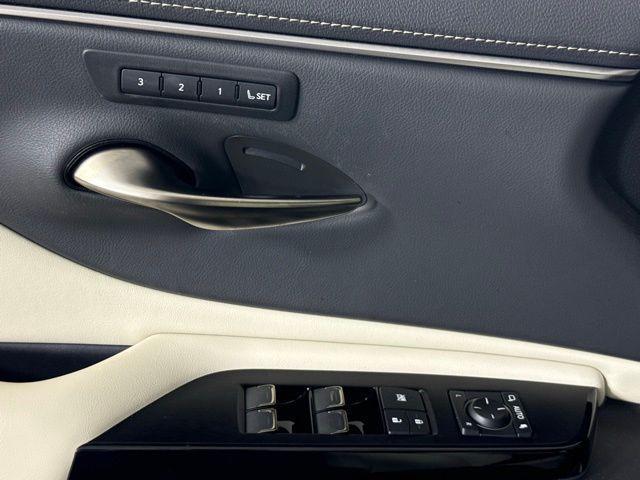 used 2025 Lexus ES 300h car, priced at $44,890