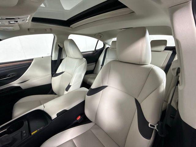 used 2025 Lexus ES 300h car, priced at $44,890