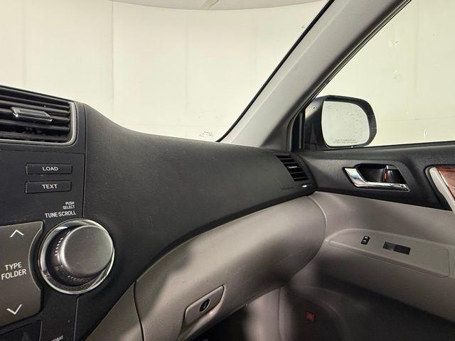 used 2011 Toyota Highlander car, priced at $11,390
