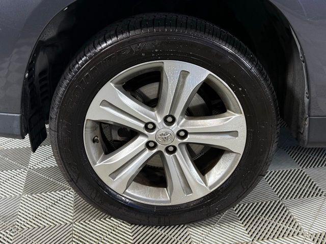 used 2011 Toyota Highlander car, priced at $11,390