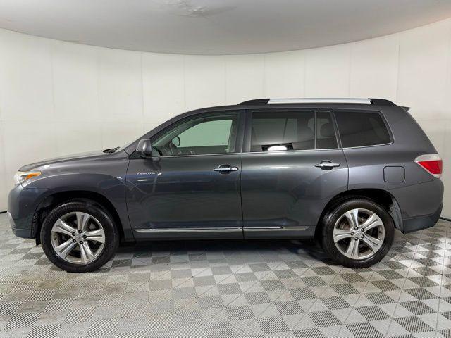used 2011 Toyota Highlander car, priced at $11,390