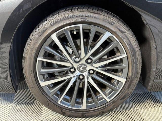 used 2023 Lexus ES 300h car, priced at $44,990