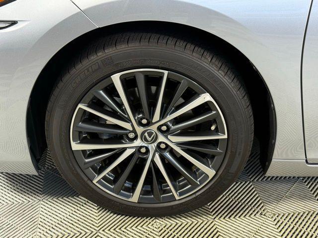 used 2025 Lexus ES 350 car, priced at $44,990