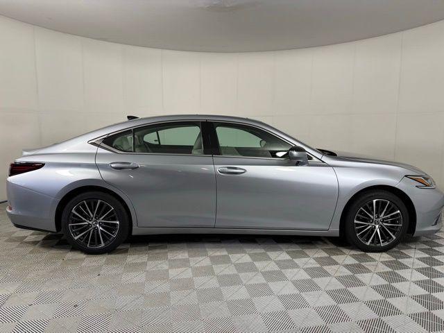 used 2025 Lexus ES 350 car, priced at $44,990