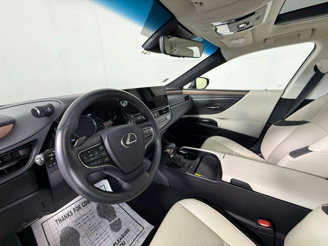 used 2025 Lexus ES 350 car, priced at $44,990