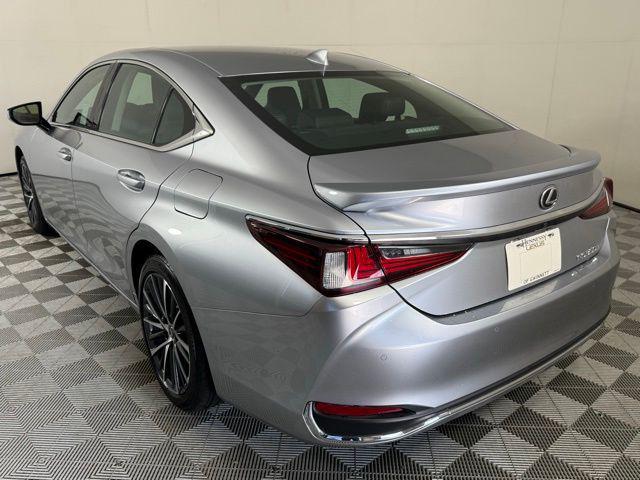 used 2024 Lexus ES 300h car, priced at $43,390