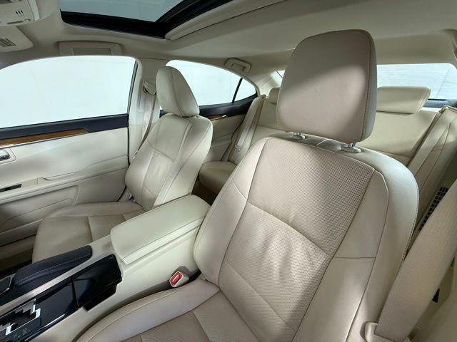 used 2015 Lexus ES 300h car, priced at $19,990