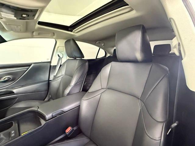 used 2024 Lexus ES 300h car, priced at $40,990