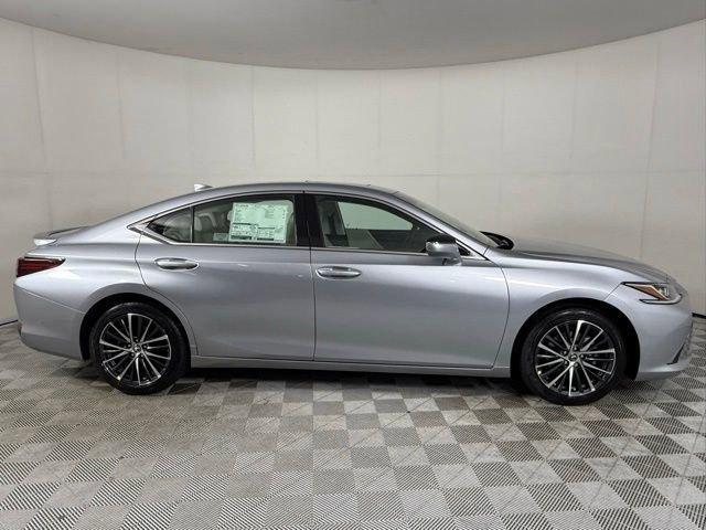 new 2025 Lexus ES 300h car, priced at $51,124