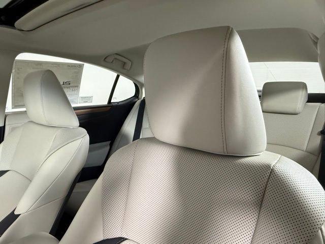 new 2025 Lexus ES 300h car, priced at $51,124
