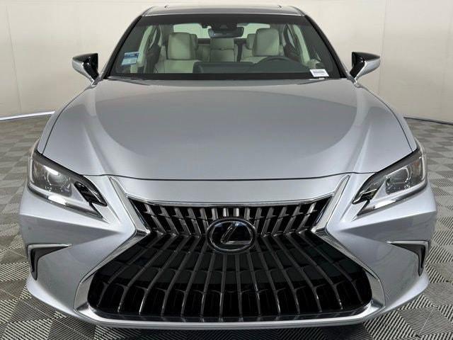 new 2025 Lexus ES 300h car, priced at $51,124