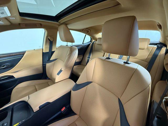 used 2025 Lexus ES 300h car, priced at $43,990