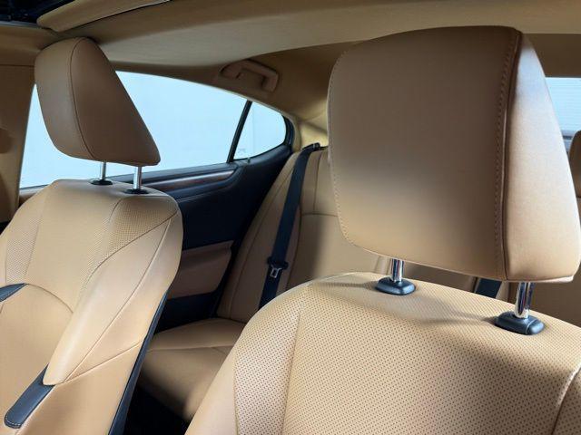 used 2025 Lexus ES 300h car, priced at $43,990