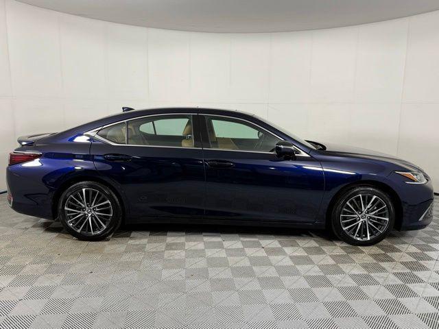 used 2025 Lexus ES 300h car, priced at $43,990