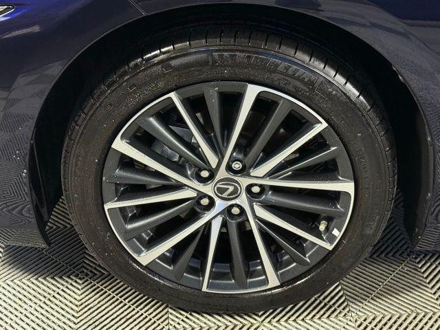 used 2025 Lexus ES 300h car, priced at $43,990