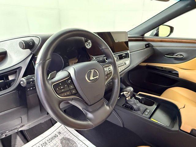 used 2025 Lexus ES 300h car, priced at $43,990