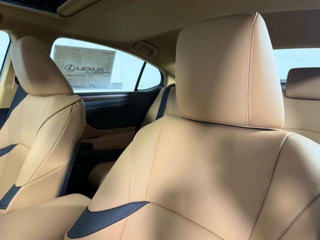new 2025 Lexus ES 300h car, priced at $51,124