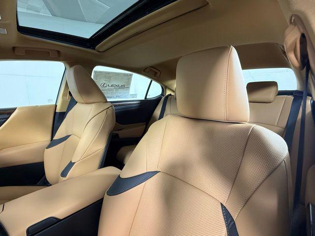new 2025 Lexus ES 300h car, priced at $51,124