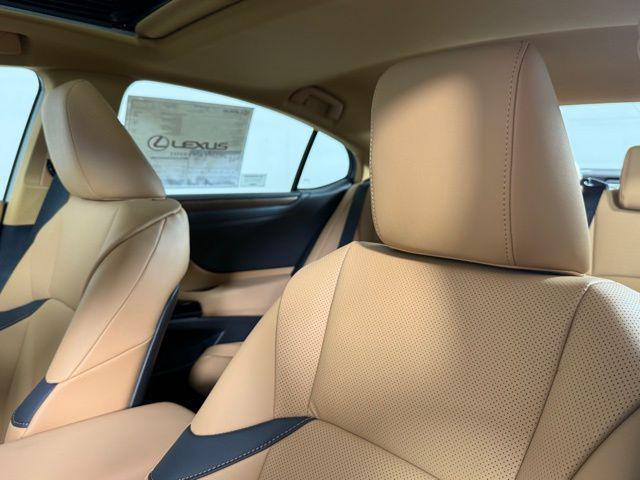 new 2025 Lexus ES 300h car, priced at $51,124