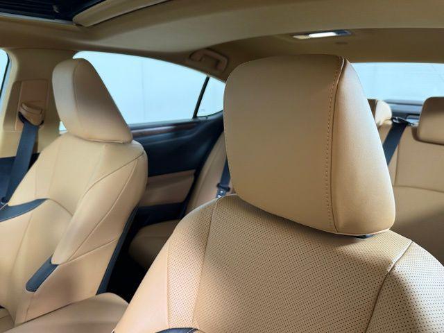 used 2025 Lexus ES 300h car, priced at $44,890