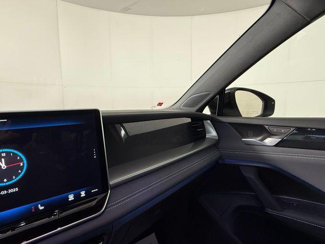 used 2025 Volkswagen Tiguan car, priced at $32,590