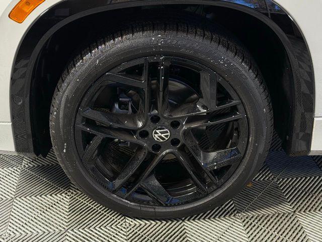 used 2025 Volkswagen Tiguan car, priced at $32,590