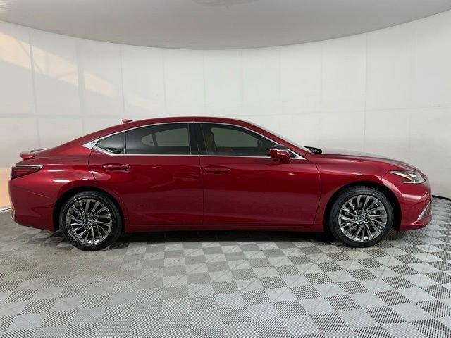 new 2025 Lexus ES 300h car, priced at $56,649