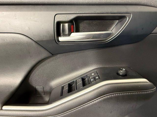 used 2023 Toyota Highlander car, priced at $35,990