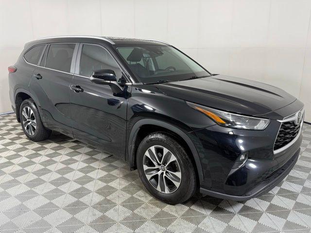 used 2023 Toyota Highlander car, priced at $35,990