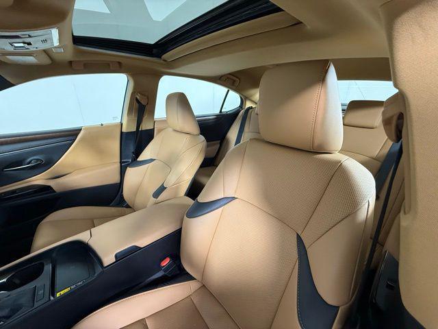 used 2024 Lexus ES 250 car, priced at $39,990