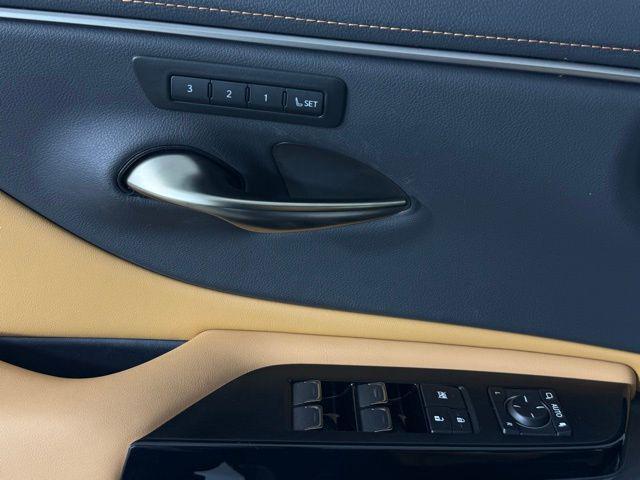 used 2025 Lexus ES 350 car, priced at $42,990