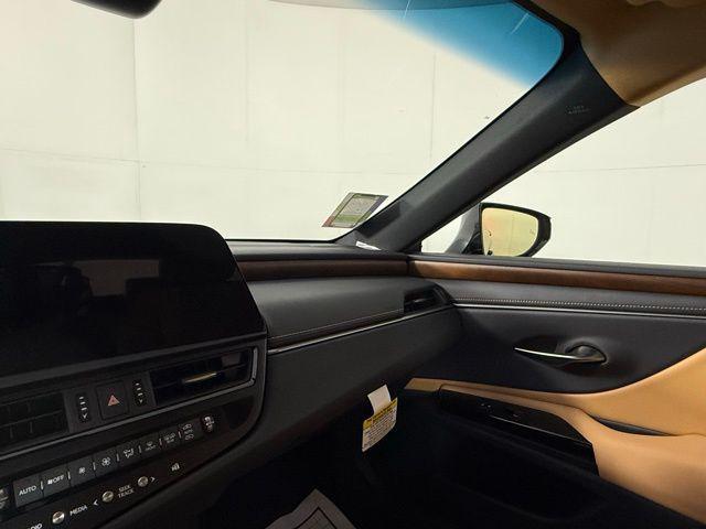 new 2025 Lexus ES 350 car, priced at $48,684