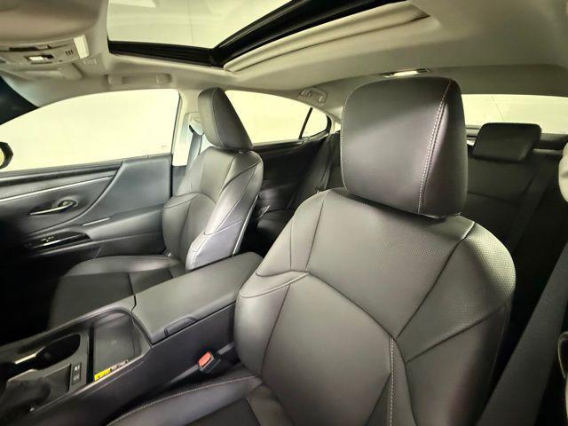 used 2024 Lexus ES 300h car, priced at $41,990