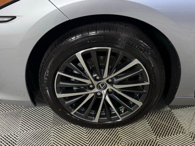 new 2025 Lexus ES 350 car, priced at $48,464