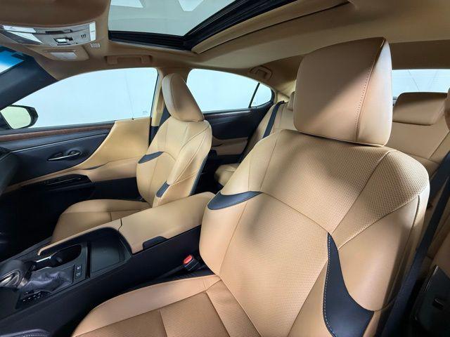 used 2024 Lexus ES 300h car, priced at $43,990