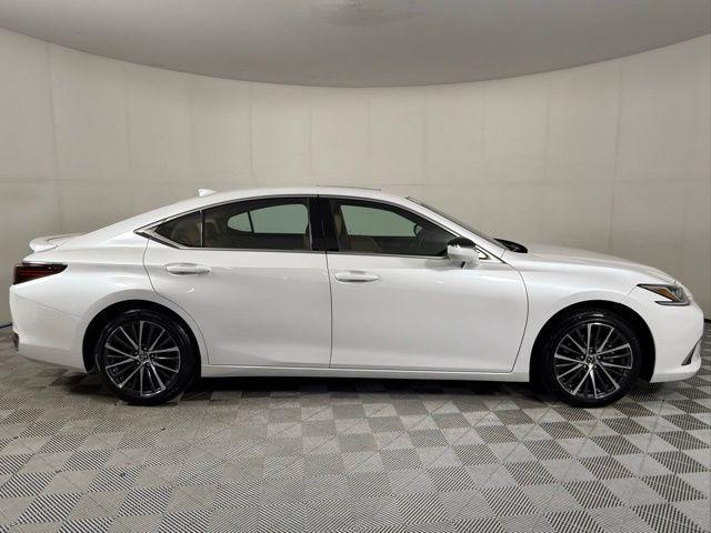 used 2024 Lexus ES 300h car, priced at $43,990