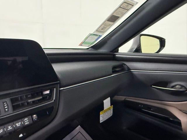 new 2025 Lexus ES 350 car, priced at $48,684
