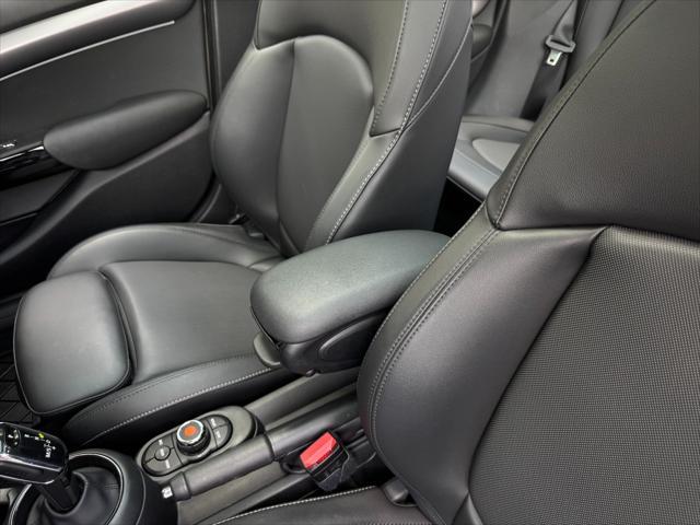 used 2022 MINI Hardtop car, priced at $25,950