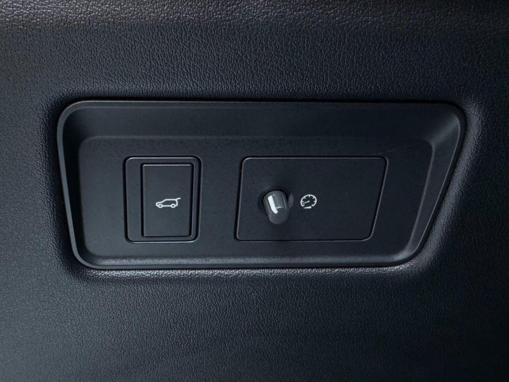 used 2021 Land Rover Range Rover car, priced at $50,900