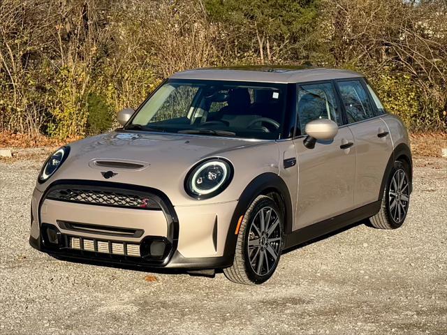 used 2022 MINI Hardtop car, priced at $24,950