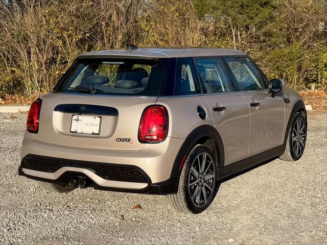 used 2022 MINI Hardtop car, priced at $24,950