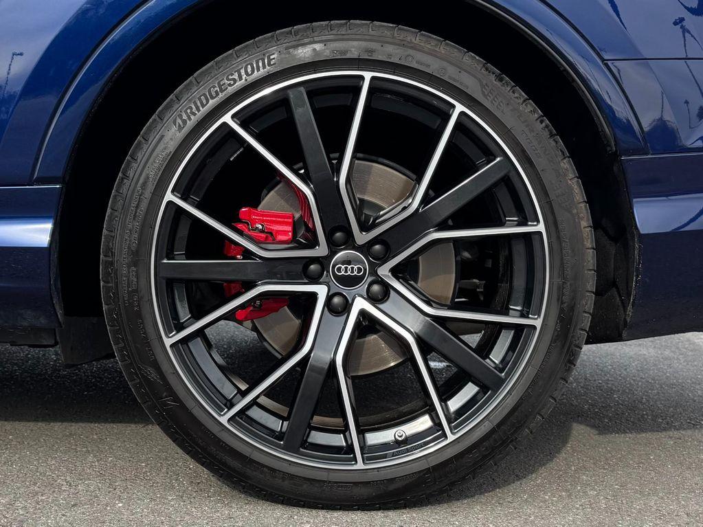 used 2024 Audi Q7 car, priced at $55,900