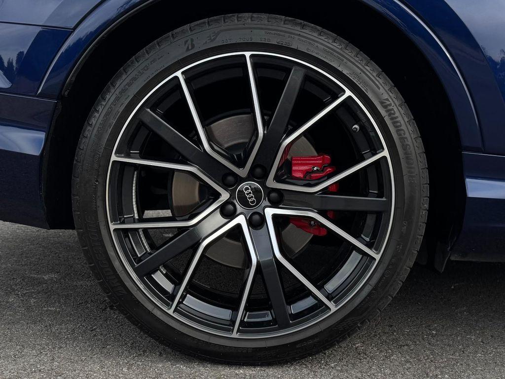 used 2024 Audi Q7 car, priced at $55,900