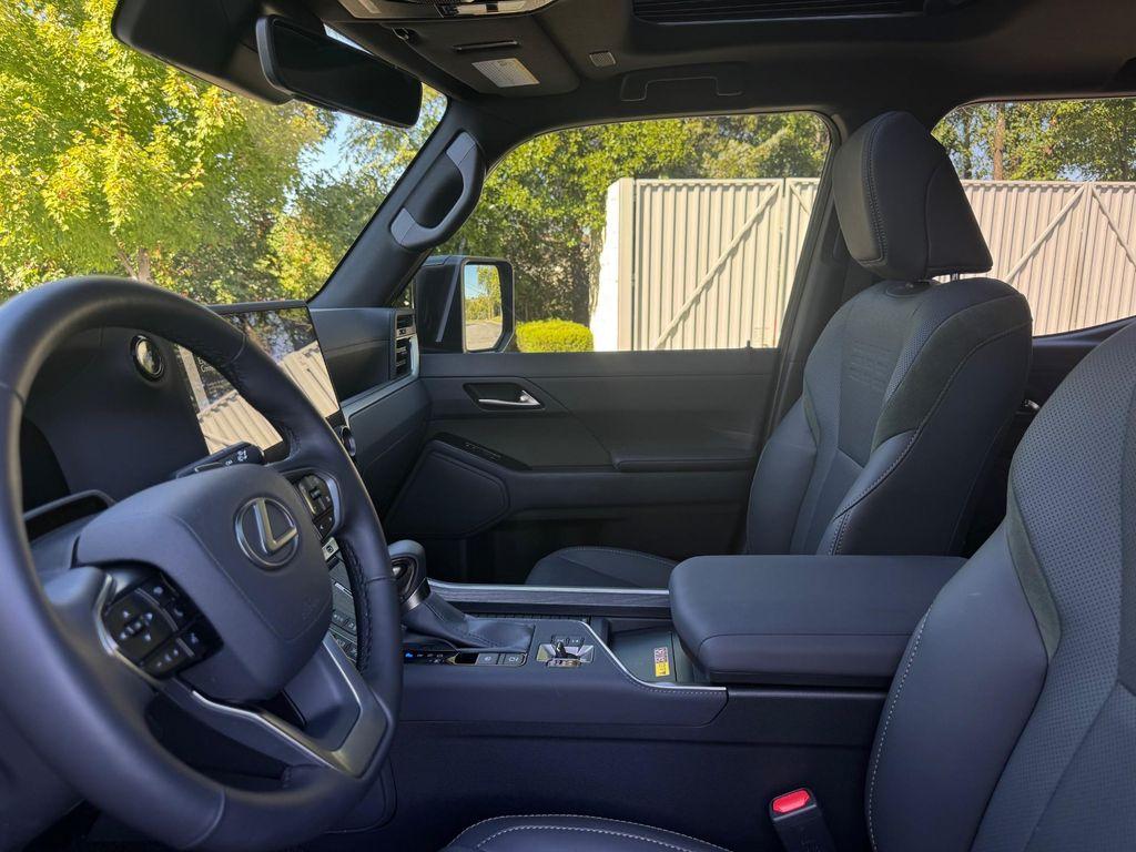 used 2025 Lexus GX 550 car, priced at $87,500