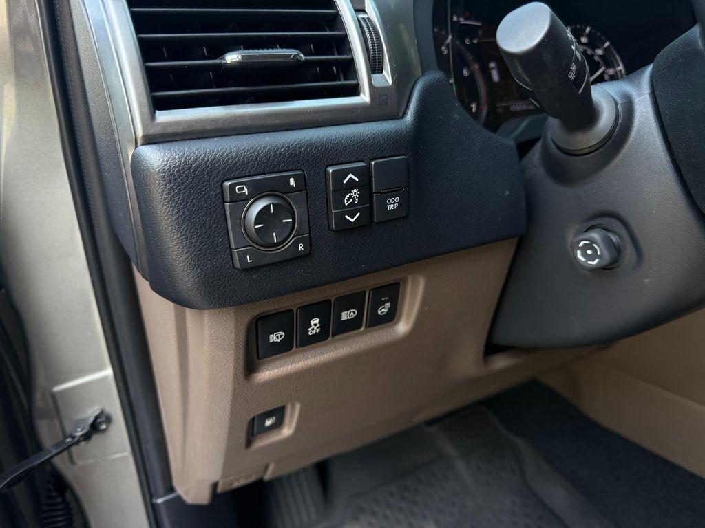 used 2023 Lexus GX 460 car, priced at $57,900