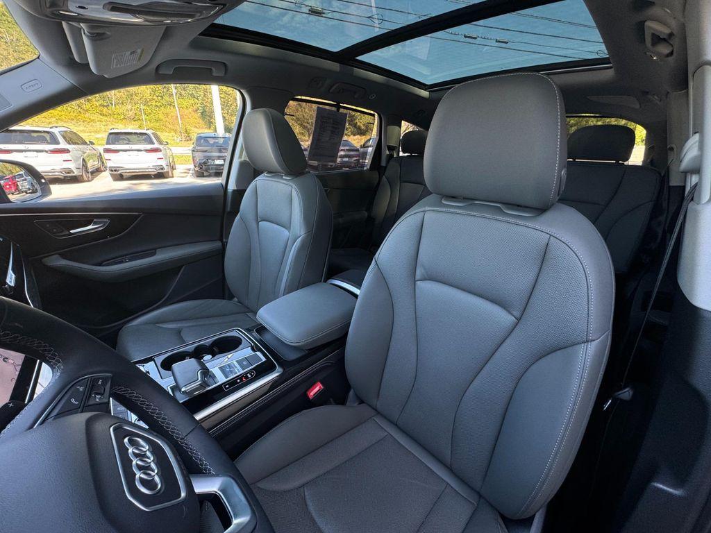 used 2025 Audi Q7 car, priced at $55,900