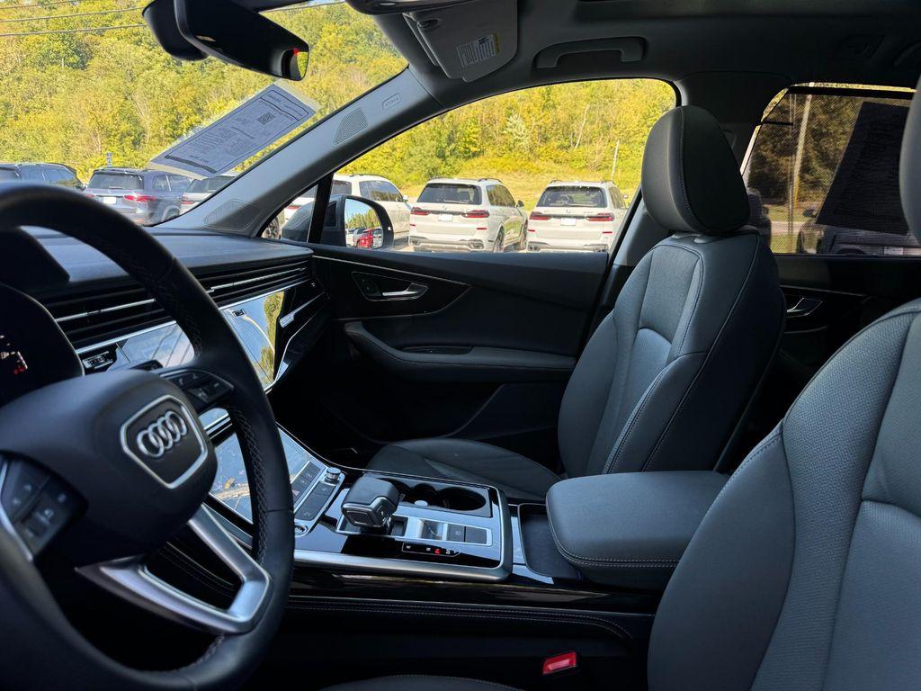 used 2025 Audi Q7 car, priced at $55,900