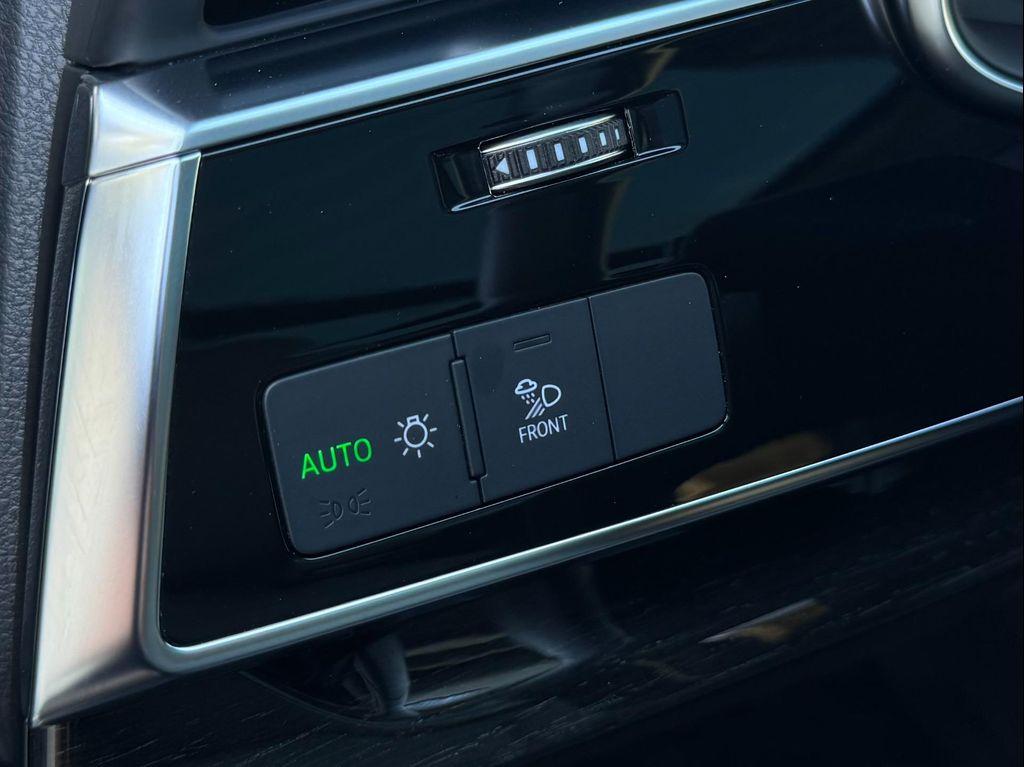 used 2025 Audi Q7 car, priced at $55,900